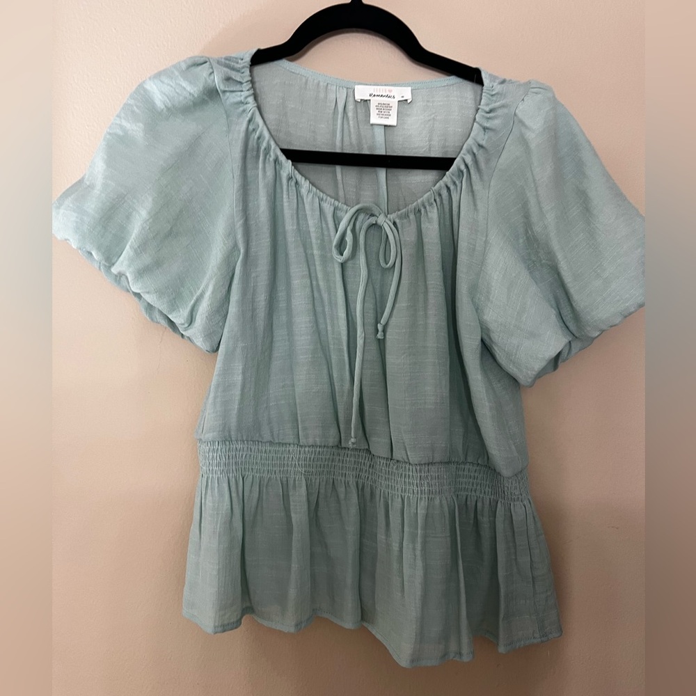 URBAN Romantics Seafoam Peasant Tie-Neck Blouse Size Medium